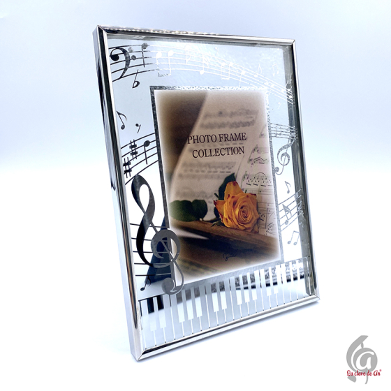 Portafotos musical grabado...