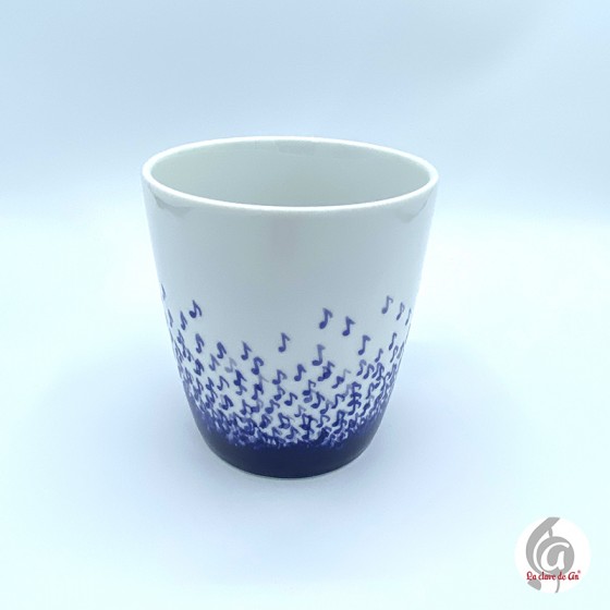 Taza con notas azules